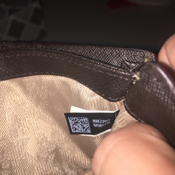 Real mk wallet MAKE OFFER CLOSET CLEAR OUT MUST GO - Picture 7 of 8